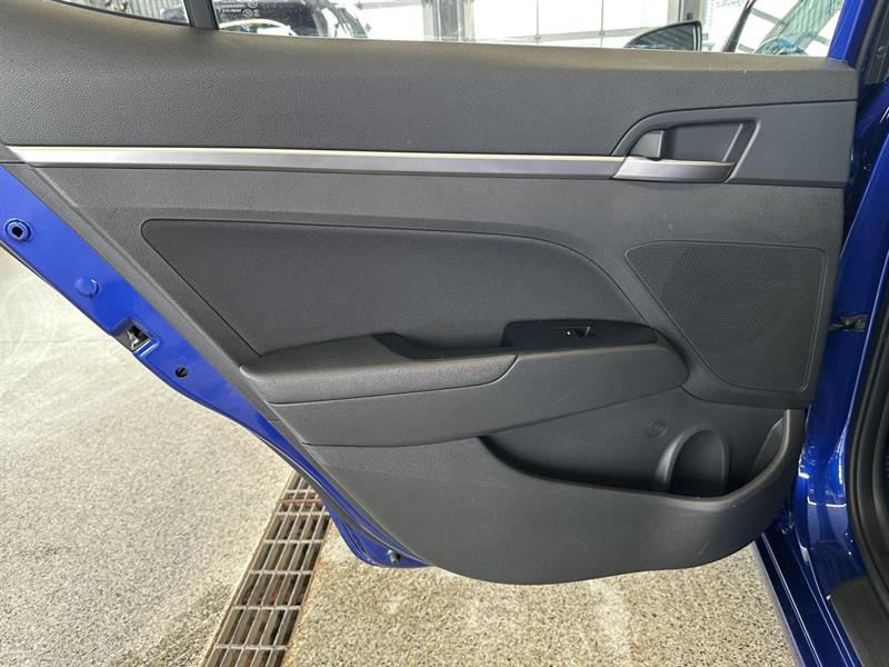 hyundai Elantra 2020 - 17