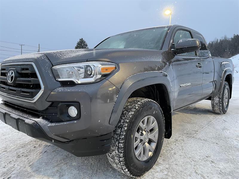2017 Toyota Tacoma SR5 V6 Access Cab 4WD