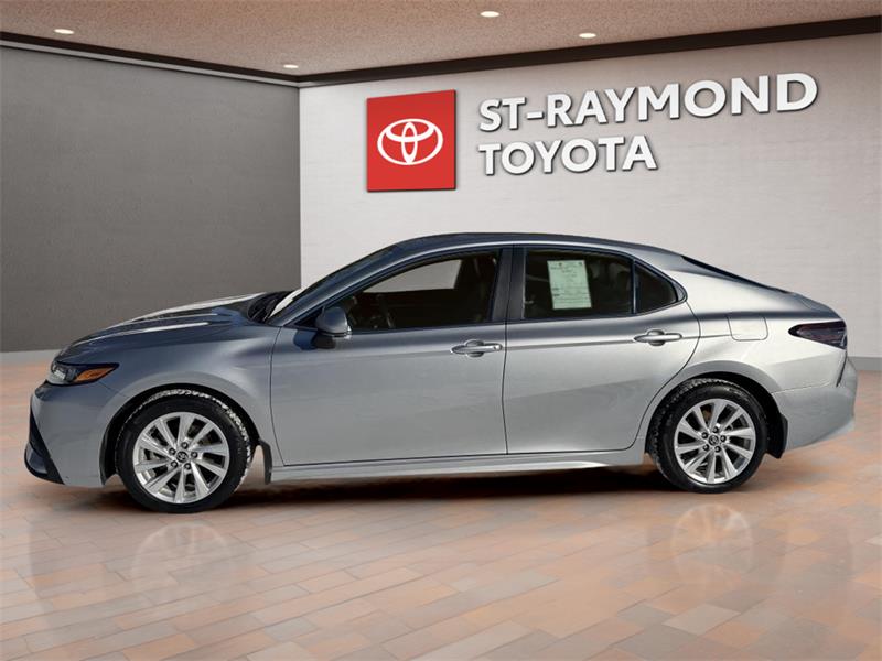 Silver 2023 Toyota Camry SE FWD Sedan Front-Wheel Drive Automatic