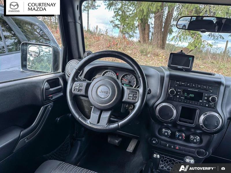 jeep Wrangler 2012 - 11