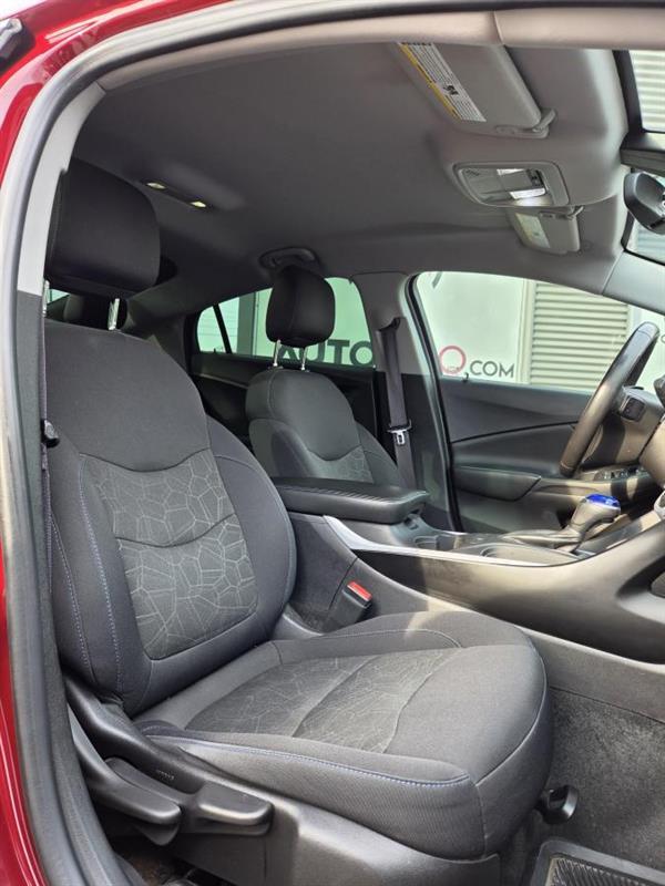 2017 Chevrolet Volt - Image 11