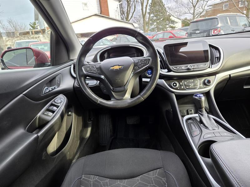 2017 Chevrolet Volt - Image 14