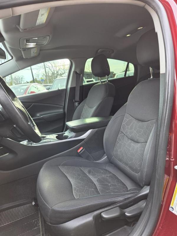 2017 Chevrolet Volt - Image 16