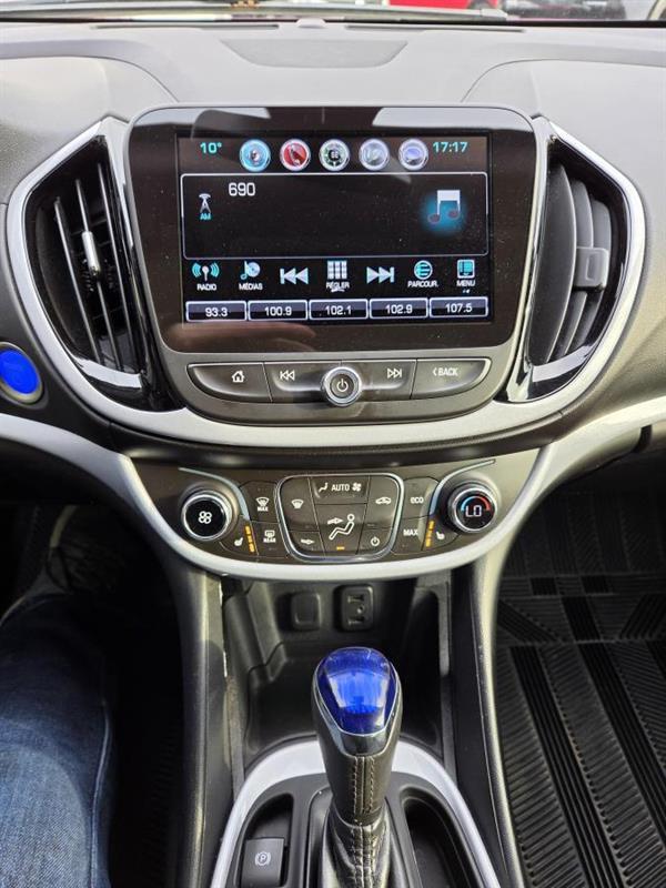 2017 Chevrolet Volt - Image 20