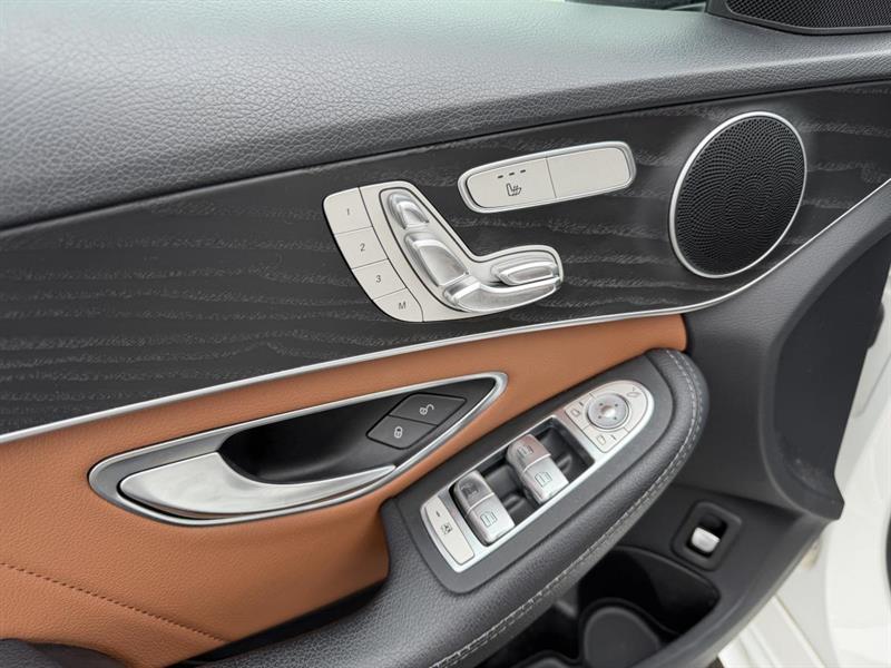 mercedes-benz C 300 2020 - 11