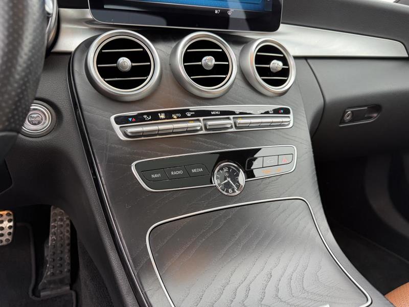 mercedes-benz C 300 2020 - 19