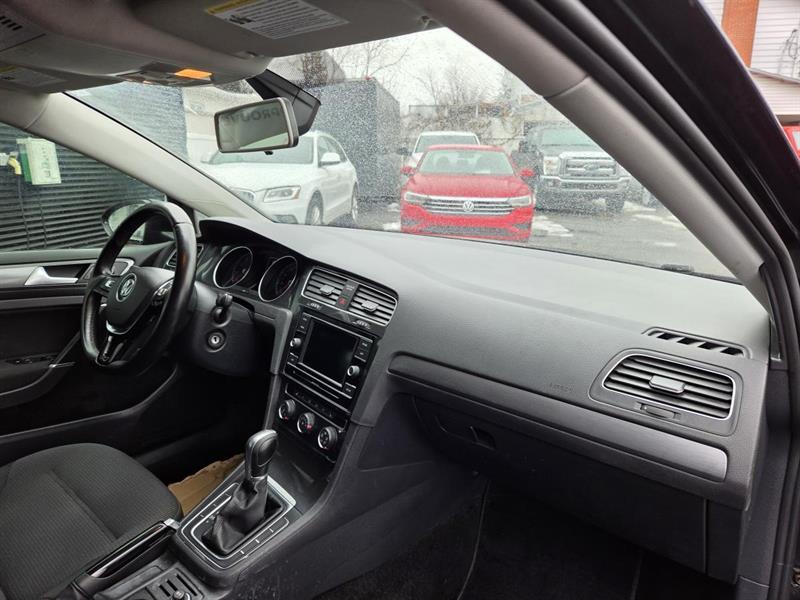 2019 Volkswagen Golf - Image 10