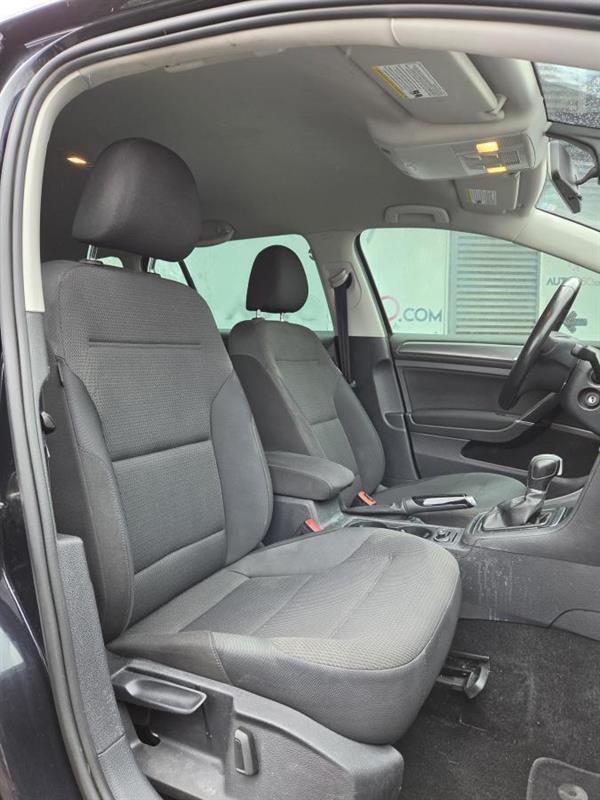 2019 Volkswagen Golf - Image 11