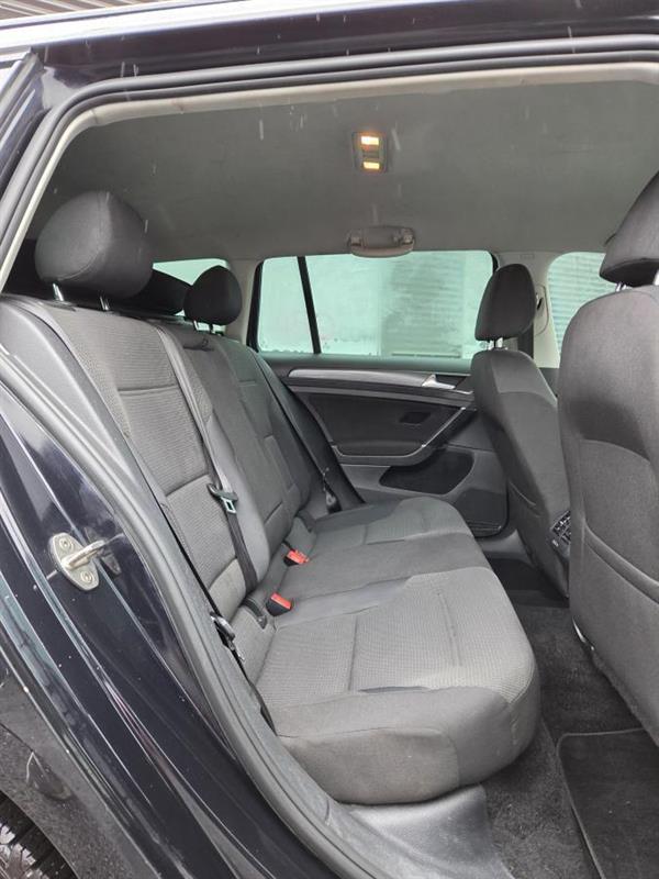 2019 Volkswagen Golf - Image 12