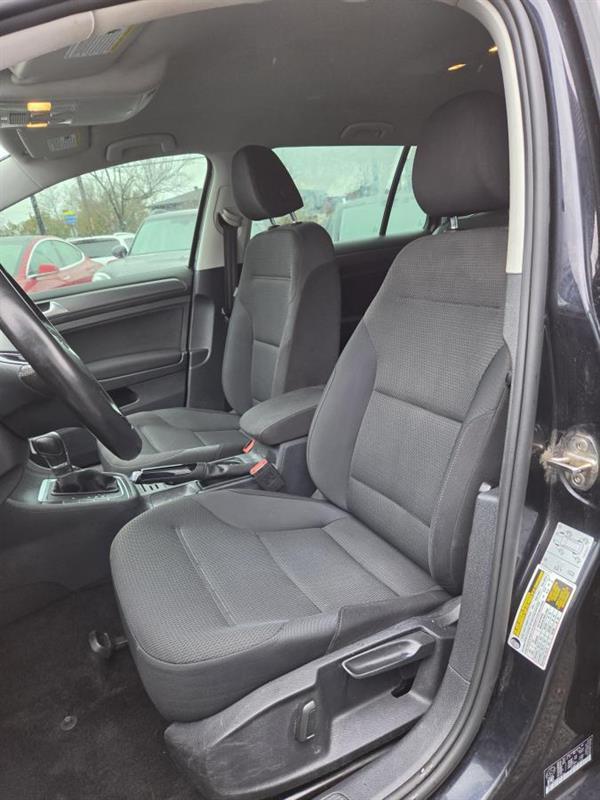 2019 Volkswagen Golf - Image 16