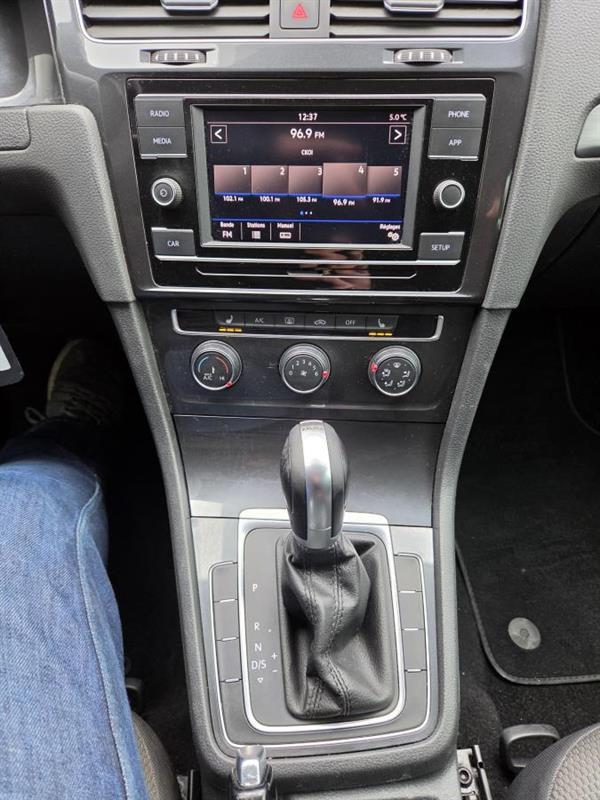 2019 Volkswagen Golf - Image 20