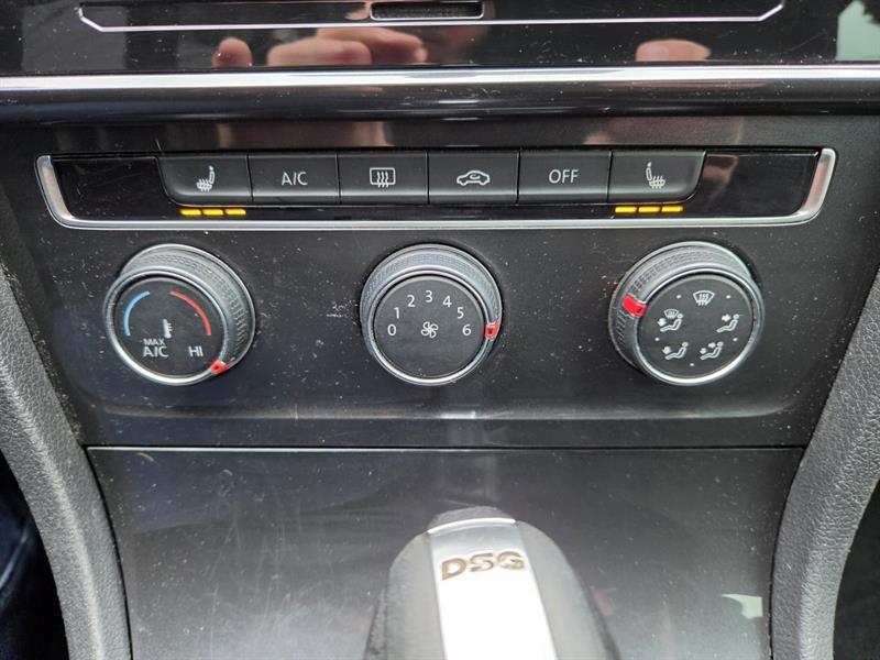 2019 Volkswagen Golf - Image 21