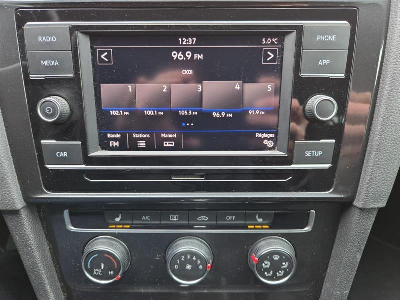 2019 Volkswagen Golf - Image 22