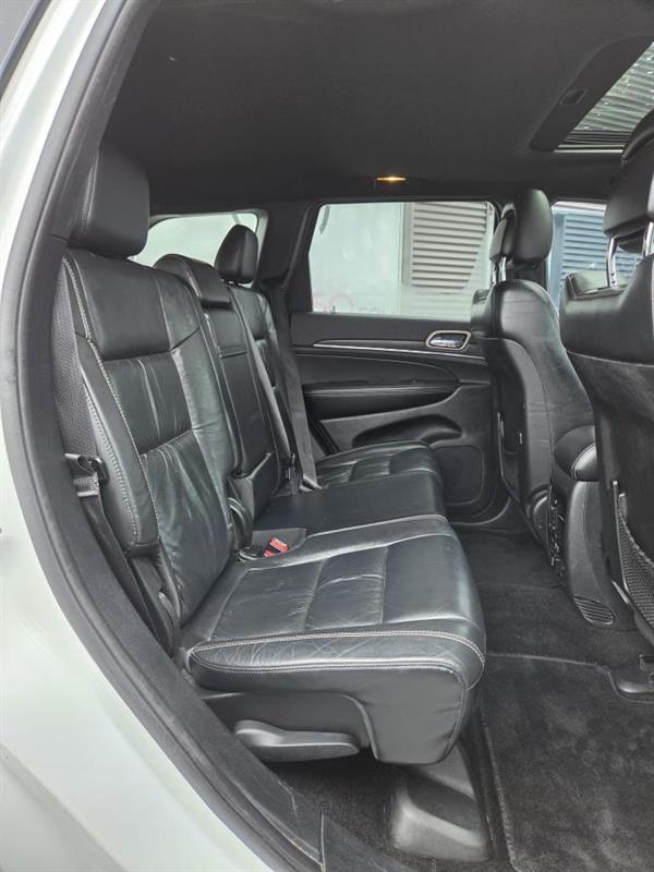 2015 Jeep Grand Cherokee - Image 12