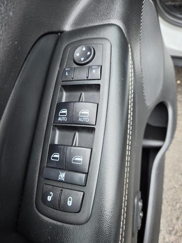 2015 Jeep Grand Cherokee - Image 18