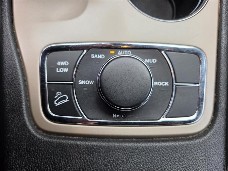 2015 Jeep Grand Cherokee - Image 21