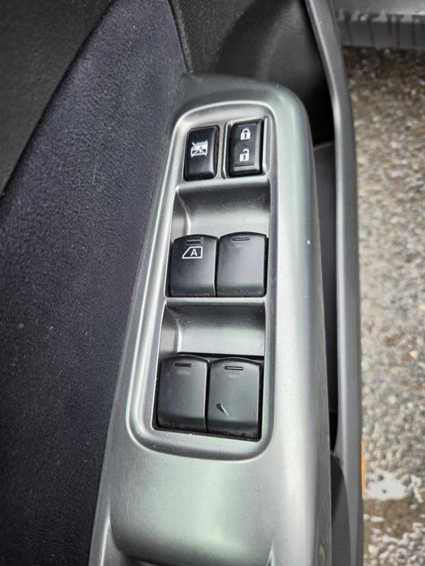 2013 Subaru Forester - Image 16