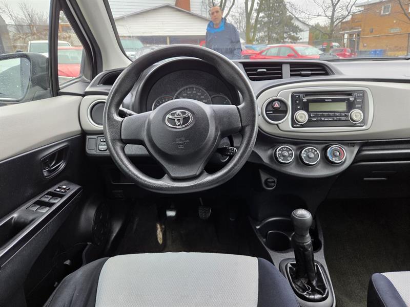 2012 Toyota Yaris - Image 13
