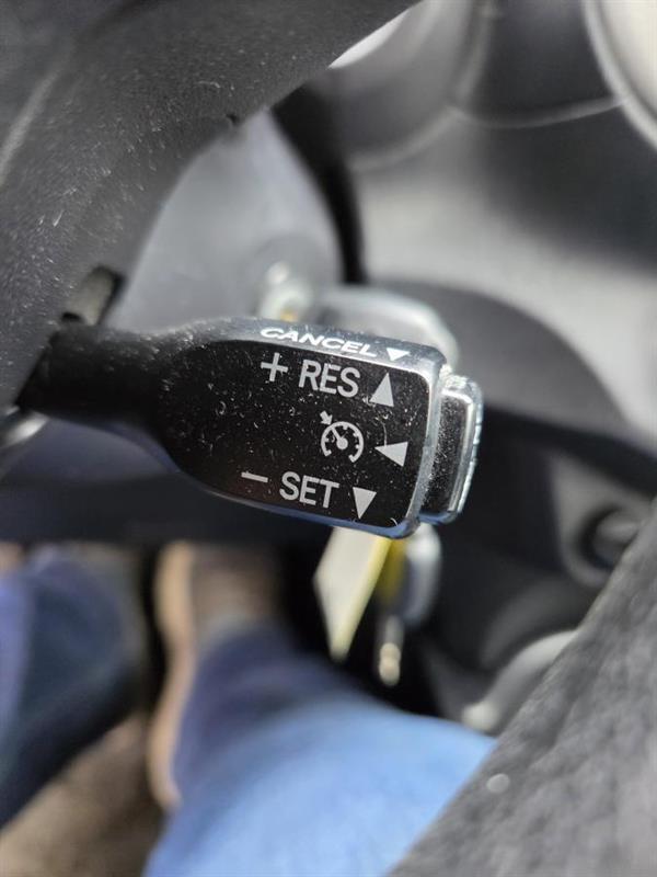 2012 Toyota Yaris - Image 17