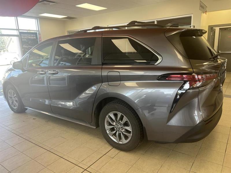 toyota Sienna 2022 - 16