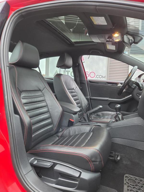 2017 Volkswagen Jetta - Image 11