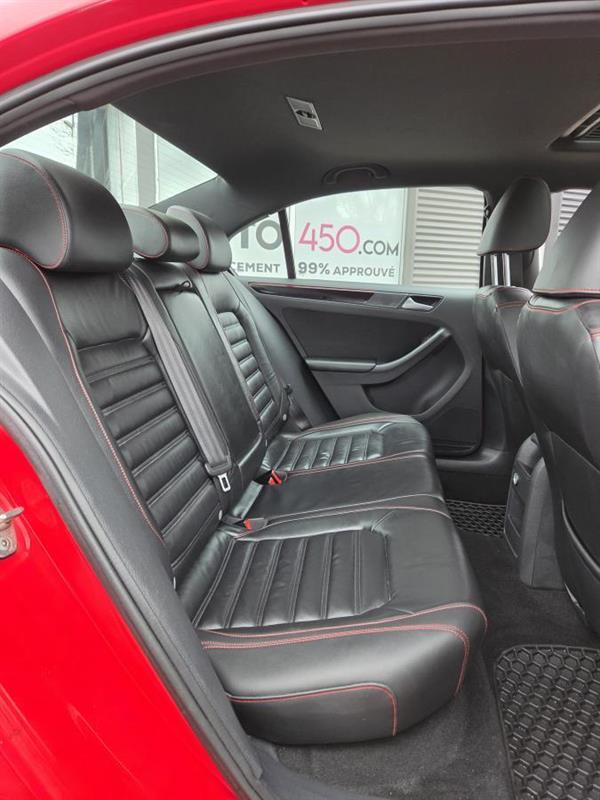 2017 Volkswagen Jetta - Image 12