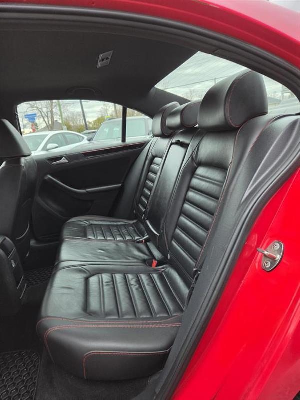 2017 Volkswagen Jetta - Image 13