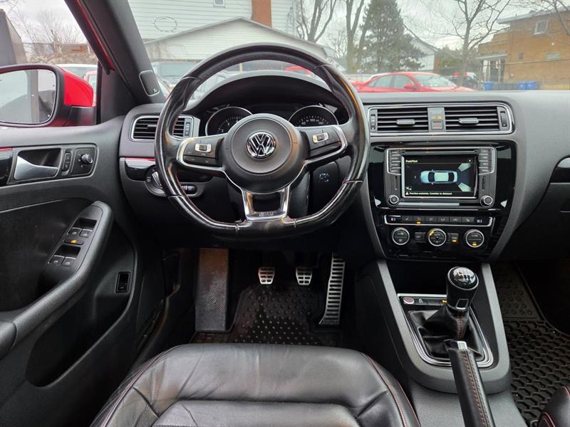 2017 Volkswagen Jetta - Image 14