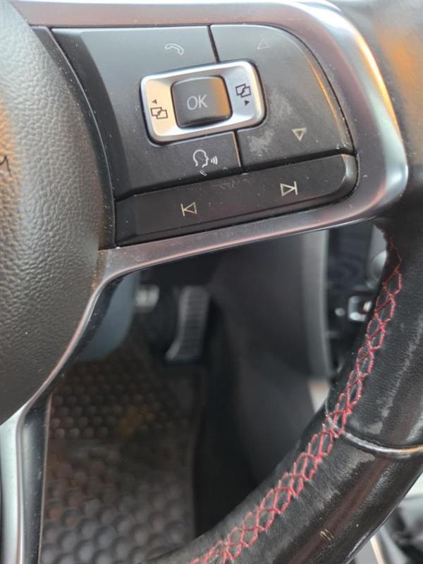 2017 Volkswagen Jetta - Image 18