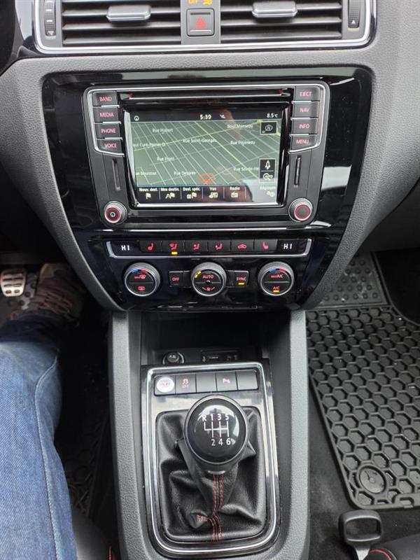 2017 Volkswagen Jetta - Image 19