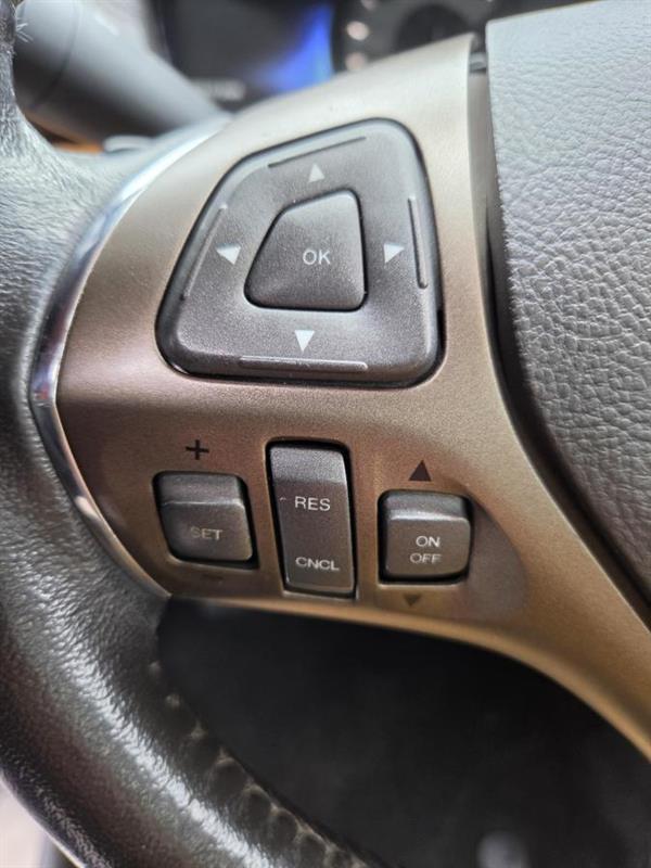 2013 Lincoln MKX - Image 18