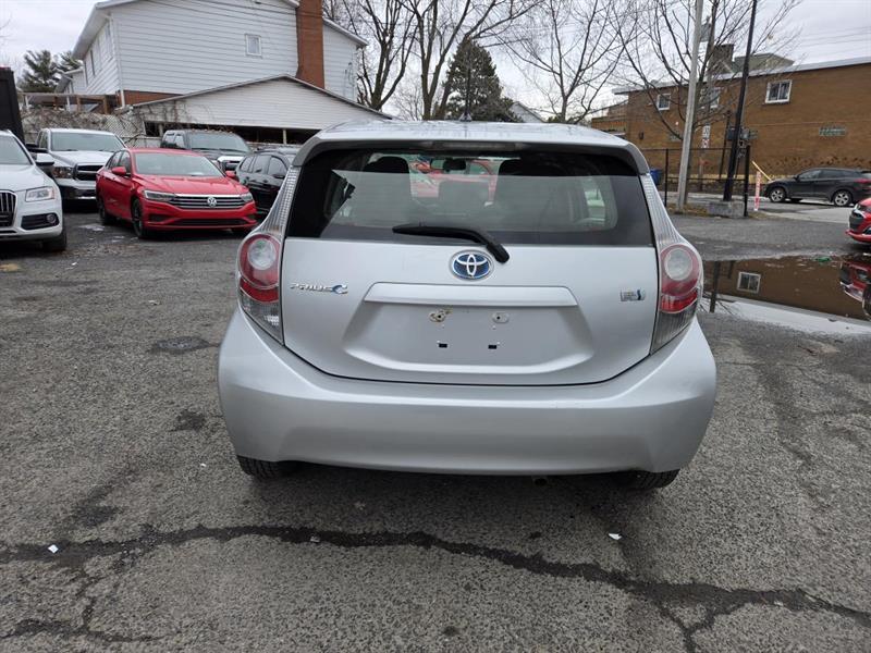 2013 Toyota Prius - Image 6