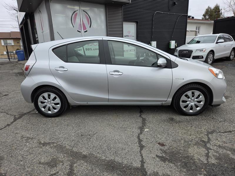 2013 Toyota Prius - Image 8