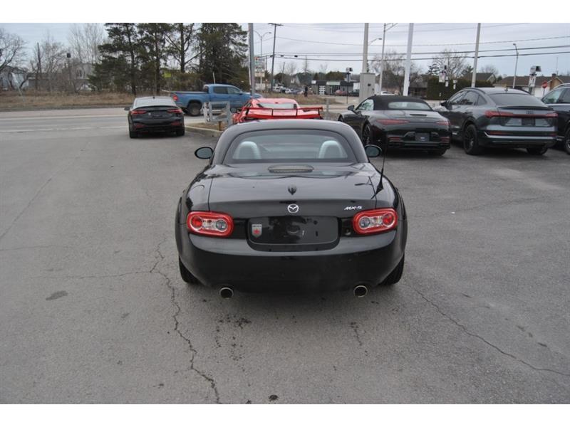 2011 Mazda Miata - Image 8