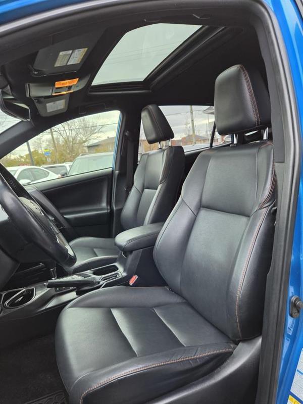 2017 Toyota RAV4 - Image 16