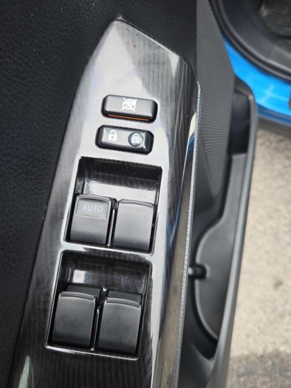 2017 Toyota RAV4 - Image 17