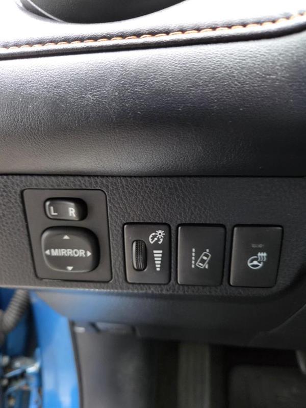 2017 Toyota RAV4 - Image 18