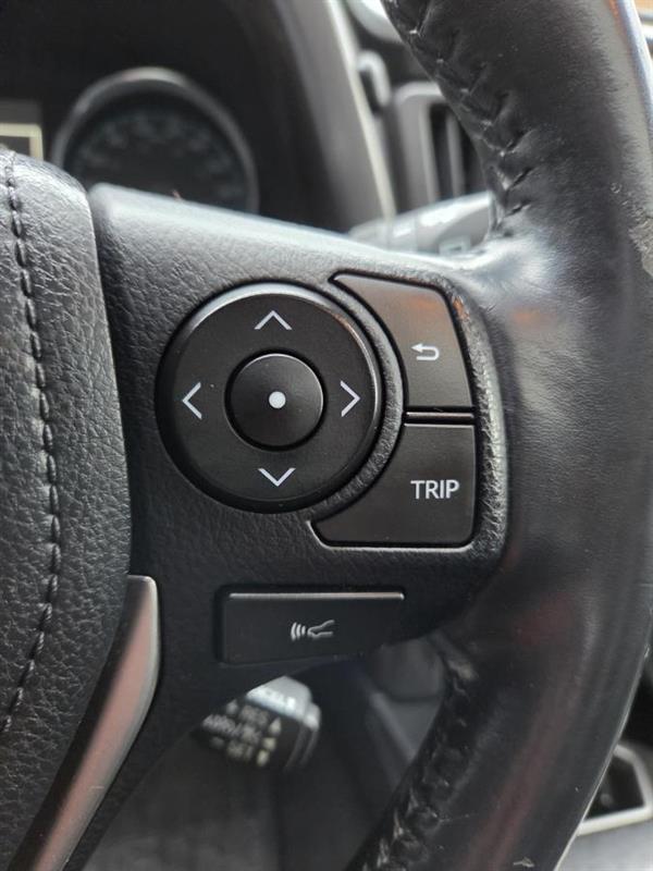 2017 Toyota RAV4 - Image 20