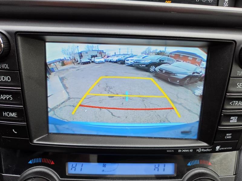 2017 Toyota RAV4 - Image 24