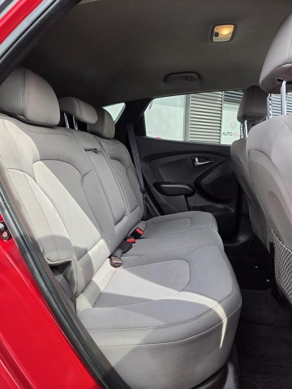 2015 Hyundai Tucson - Image 11