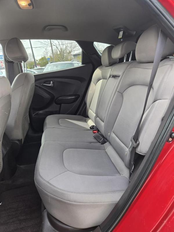 2015 Hyundai Tucson - Image 12