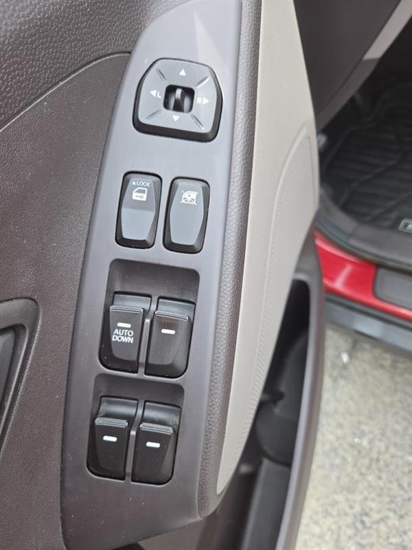 2015 Hyundai Tucson - Image 16