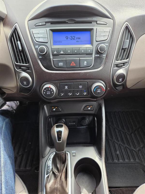 2015 Hyundai Tucson - Image 19