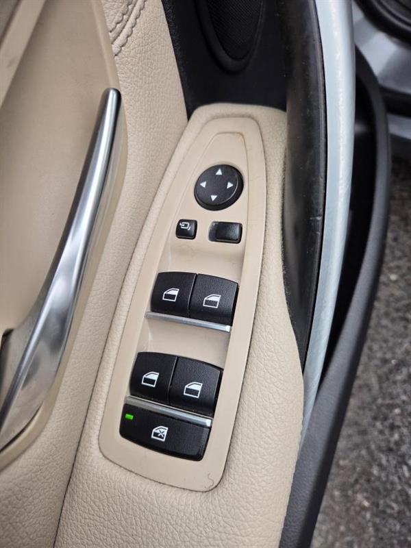 2017 Bmw 3 Series - Image 16