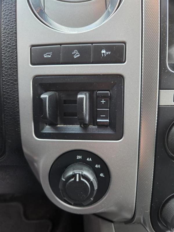 2017 Ford Expedition - Image 26