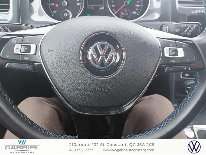 Volkswagen e-Golf 9