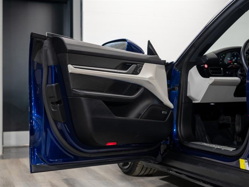 porsche Taycan 2023 - 9