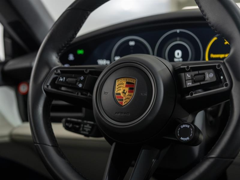 porsche Taycan 2023 - 18