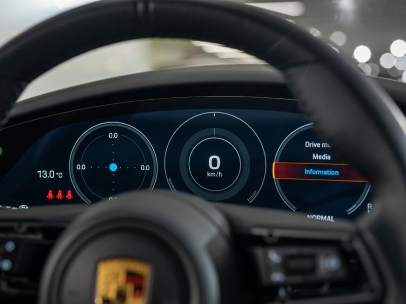 porsche Taycan 2023 - 19