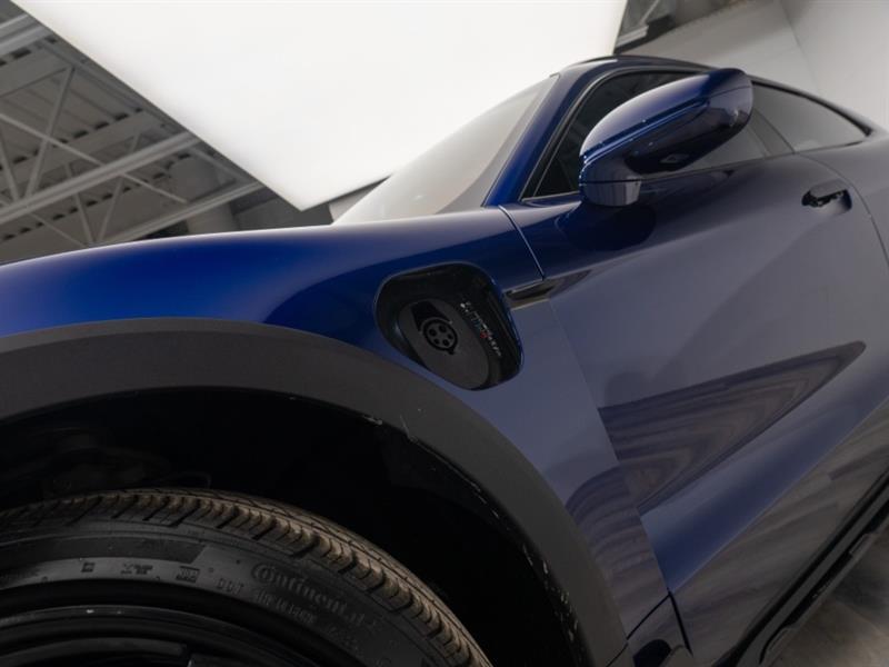 porsche Taycan 2023 - 24